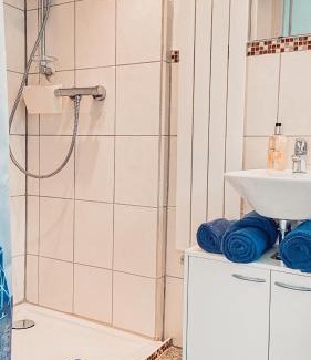 Harleshausen Apartment | Villa Herkules - privates Apartment am Waldrand mit Smart TV und kostenlosen Parkplätzen