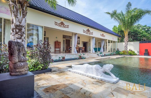 Dencarik Villa | Villa HI-KU-ME, Bali - Where Beauty and Artistry Unite in Harmony!
