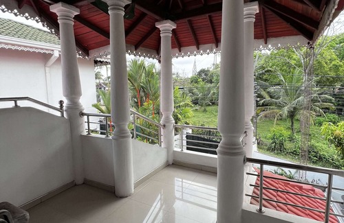 Negombo Villa | Villa Hirunika in Negombo: with air conditioning,20 minutes from Colombo Airport