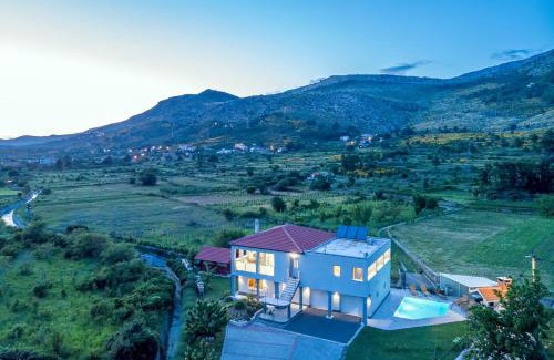 Tugare Villa | Villa Honey with private pool, near Split