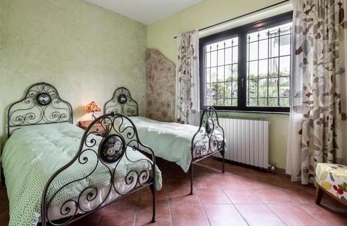 Montecalvo Versiggia Apartment | Villa I Due Padroni, two apartment House - Apartment Loggione