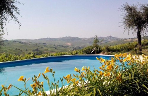 Montecalvo Versiggia Apartment | Villa I Due Padroni, two apartment House - Apartment Loggione