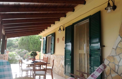 Sicily South Coast Villa | Villa il Carrubo 100 meters from a unique and unspoiled sea