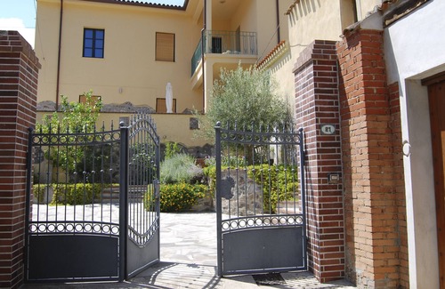 Onifai Apartment | Villa Il Casale Onifai- piano terra