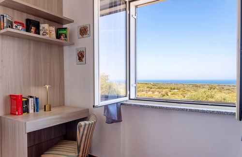 Sorso Villa | Villa 'Il Giglio Rosa' with Sea View, Private Terrace and Private Garden