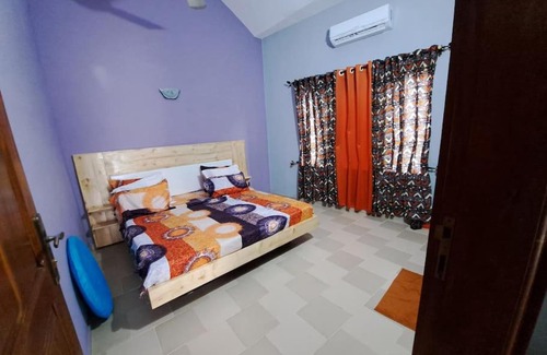Abomey-Calavi Apartment | Villa ILLEMI avec un salon luxueux et des chambres somptueuses climatisées-ventilées sise à Abomey-Calavi