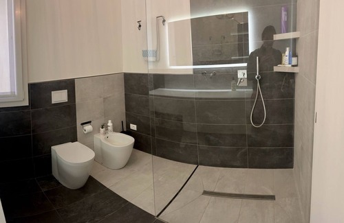 Mestre Villa | Villa Illumina Immersa nel Verde, Comoda a Tutti i Servizi a15 Minuti da Venezia
