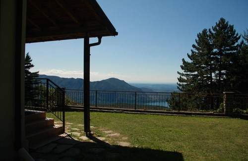 Premeno House | Villa in a sunny location on a large property with panoramic views of the lake, inexpensive