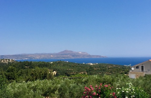 Douliana Villa | Villa in Almyrida with Private pool, Sea & Mountain Views - free wifi & air con