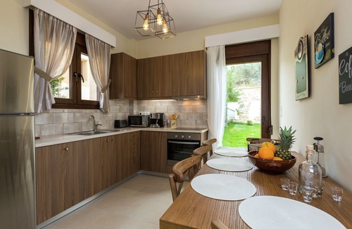Skouloufia Villa | Villa in Arkadi with Panoramic Pool Views