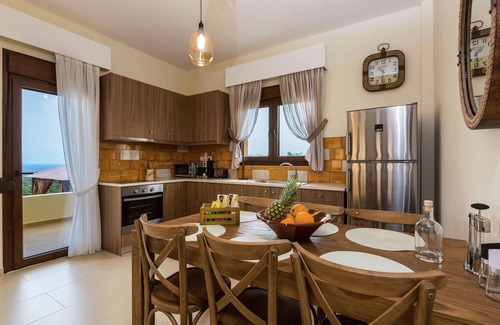 Skouloufia Villa | Villa in Arkadi with Private Pool & Sea Nearby