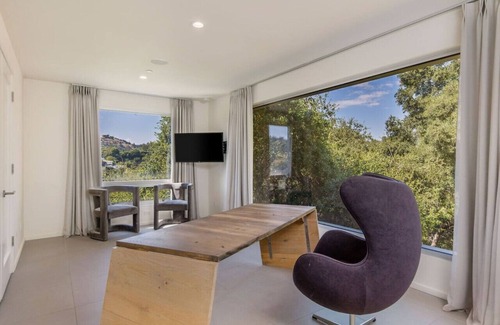 Beverly Hills House | Villa in Beverly Hills - Pool -Scenic Outlook 4b/b