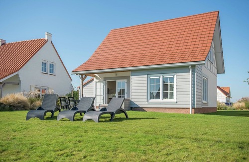 Cadzand-Bad Villa | Villa in Cadzand-Bad with Sauna & Garden