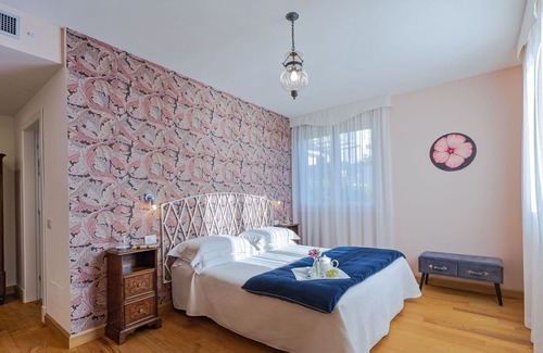 Naggio Villa | Villa in Calozzo with 7 bedrooms sleeps 14