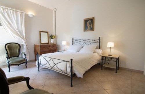 Campagnan Villa | Villa in Campagnan with Pool and Vineyard Views