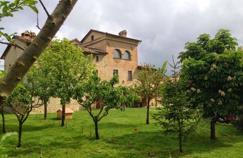 Piosina Villa | Villa in Città Di Castello with 10 bedrooms sleeps 27