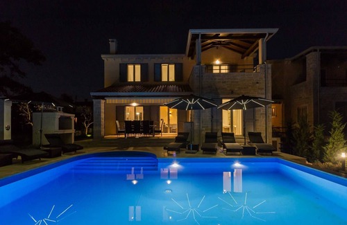 Kastelir-Labinci Villa | Villa in Deklici with Infinity Pool & Sea Views