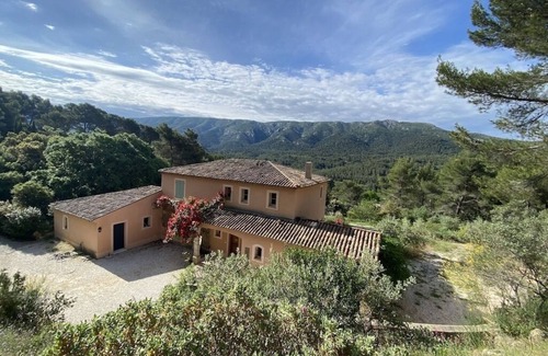 Vauvenargues Villa | Villa in front of the sainte Victoire 10 min from Aix en Provence