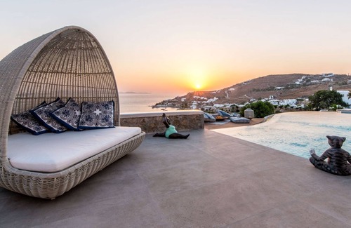 Agios Ioannis Villa | Villa in Agios Ioannis Mykonos with 6 bedrooms sleeps 12