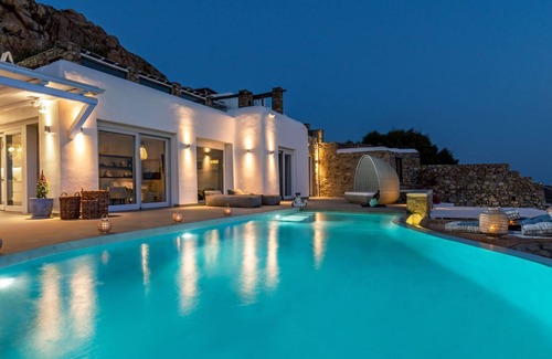 Agios Ioannis Villa | Villa in Agios Ioannis Mykonos with 6 bedrooms sleeps 12