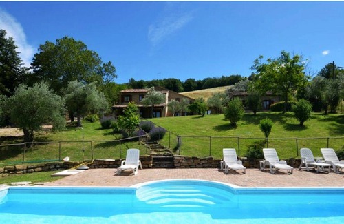 Gualdo Villa | Villa in Gualdo with 6 bedrooms sleeps 15