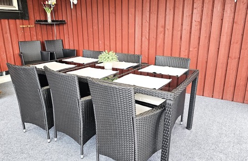 Henan House | Villa in Henån with jacuzzi, sauna & conservatory | SE09119