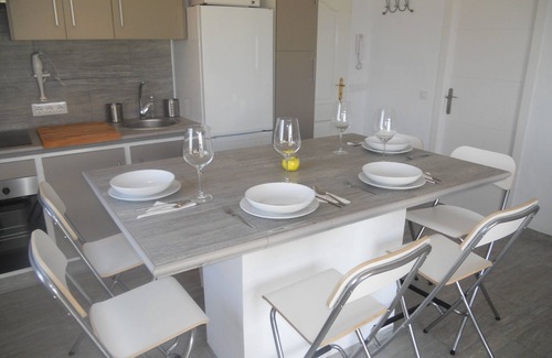 Los Canos de Meca Ski Chalet | Villa in Los Caños de Meca of 1000m2 plot next to the field and the beach.