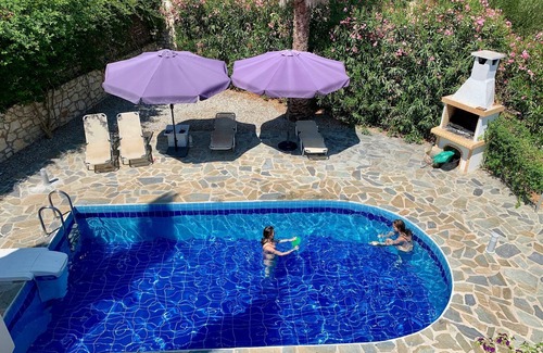 Loutra Villa | Villa in Loutra with Sea Views & Near Sandy Beach
