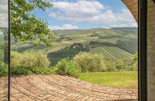 Radda in Chianti Villa | Villa in Lucarelli with 6 bedrooms sleeps 10