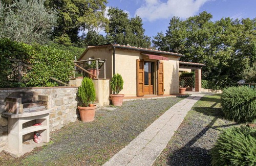 Lustignano Villa | Villa in Lustignano with 2 bedrooms sleeps 4