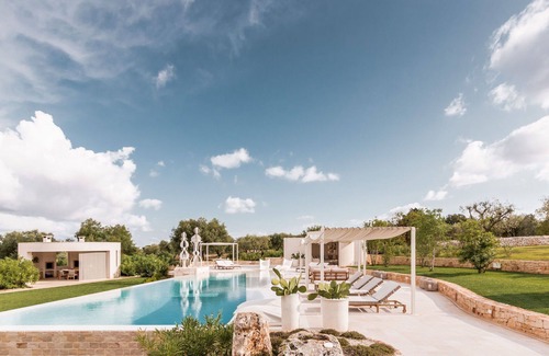 Cisternino Villa | Villa in Montanaro with 6 bedrooms sleeps 12
