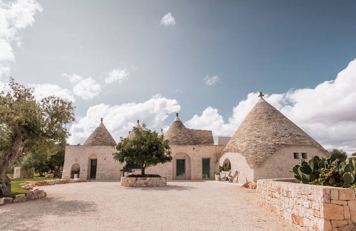 Cisternino Villa | Villa in Montanaro with 6 bedrooms sleeps 12