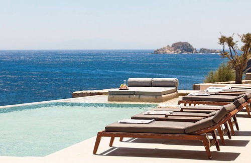 Agios Ioannis Villa | Villa in Ornos with 6 bedrooms sleeps 12