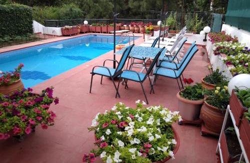 Panorama Villa | Villa in Panorama, Thessaloniki, with a swimming pool. Host: Mr. George
