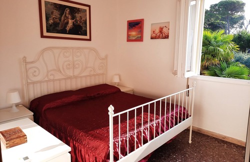 Jesolo Pineta Villa | VILLA IN PINETA 5 MINUTES WALKING DISTANCE FROM THE BEACH, with garden and 2 parking spaces