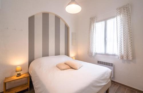 La Courbe Villa | Villa in Pouzols with Private Pool & Vineyards