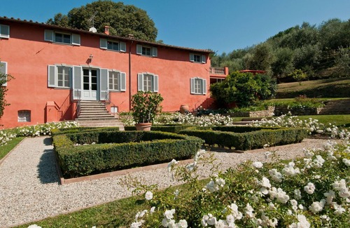 Lucca Villa | Villa in Querce with 7 bedrooms sleeps 13