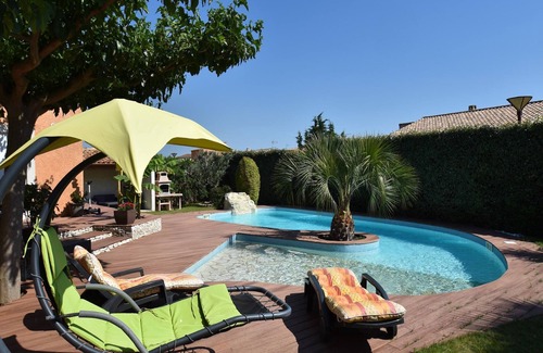 Rodilhan Villa | Villa in Rodilhan with Private Heated Pool