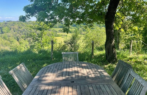 Isola Farnese House | Villa in Rome with pool along via Francigena, suitable for families and pets