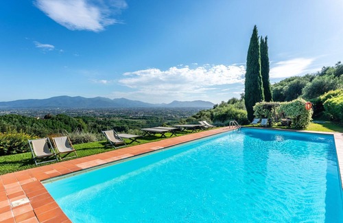 Capannori Villa | Villa in Segromigno In Monte with 11 bedrooms sleeps 22