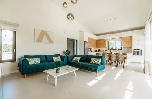 Nipos Villa | Villa in Stiftianá with 4 bedrooms sleeps 10