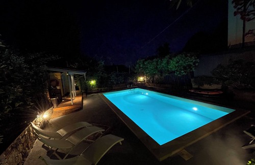 Corsanico Villa | Villa in the hills of Versilia, with swimming pool, garden and sea view terrace