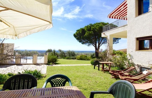Pau House | Villa in the Privileged Urbanization "Els Olivars" of PAU. Unbeatable views over the Bay o