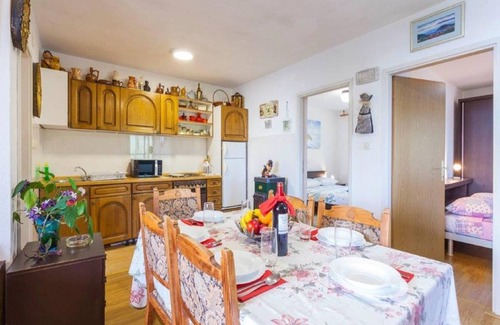 Srida sela Villa | Villa in Tučepi with Pool near Seabeach