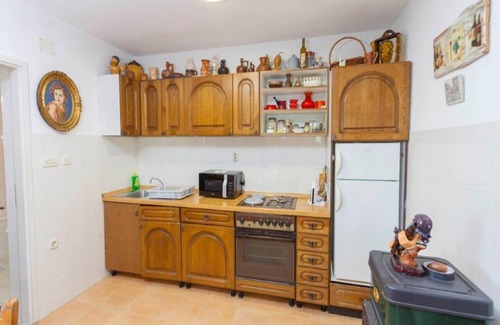 Srida sela Villa | Villa in Tučepi with Pool near Seabeach