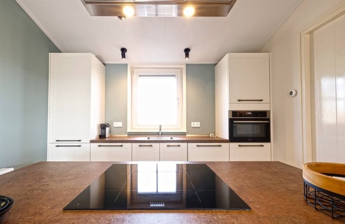 Hippolytushoef Villa | Villa in Wieringer Park with Garden