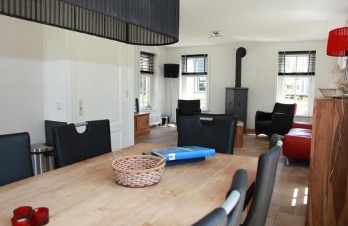 Hippolytushoef Villa | Villa in Wieringer Style with Garden