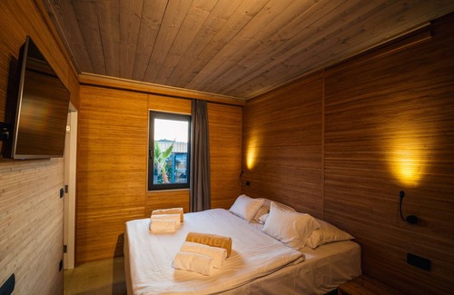 Zrce Villa | Villa in Zrce, close to the beach, water sports, festival, party, free wifi, up to 6 people.