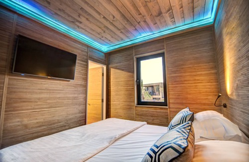 Zrce Villa | Villa in Zrce, Close to the Beach, Water Sports, Festival, Party, Free Wifi