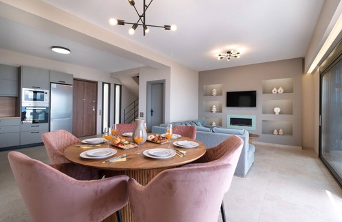 Spanokhorion Villa | Villa 'Ioni 2' with Sea View, Wi-Fi and Air Conditioning